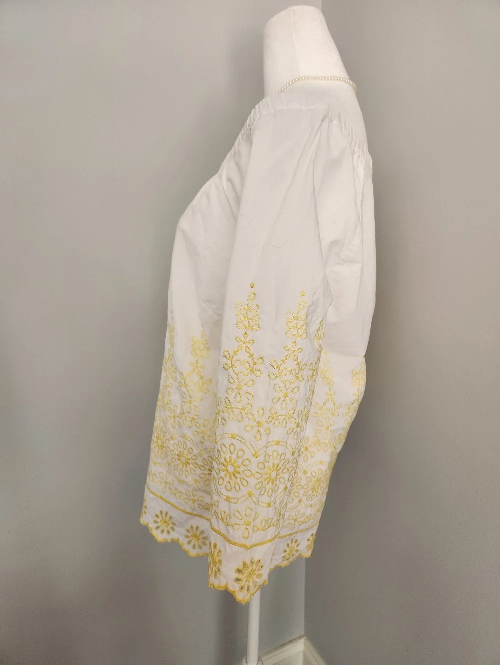 Talbots White Off-Shoulder Top with Yellow Embroidery SP